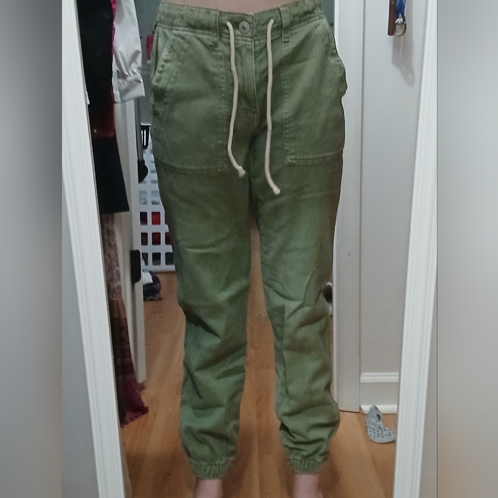 Green American Eagle Cargo Pants